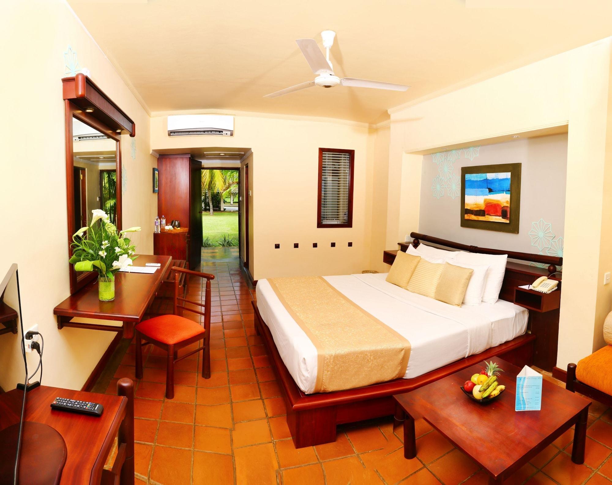 The Palms Hotel Beruwala Exterior photo