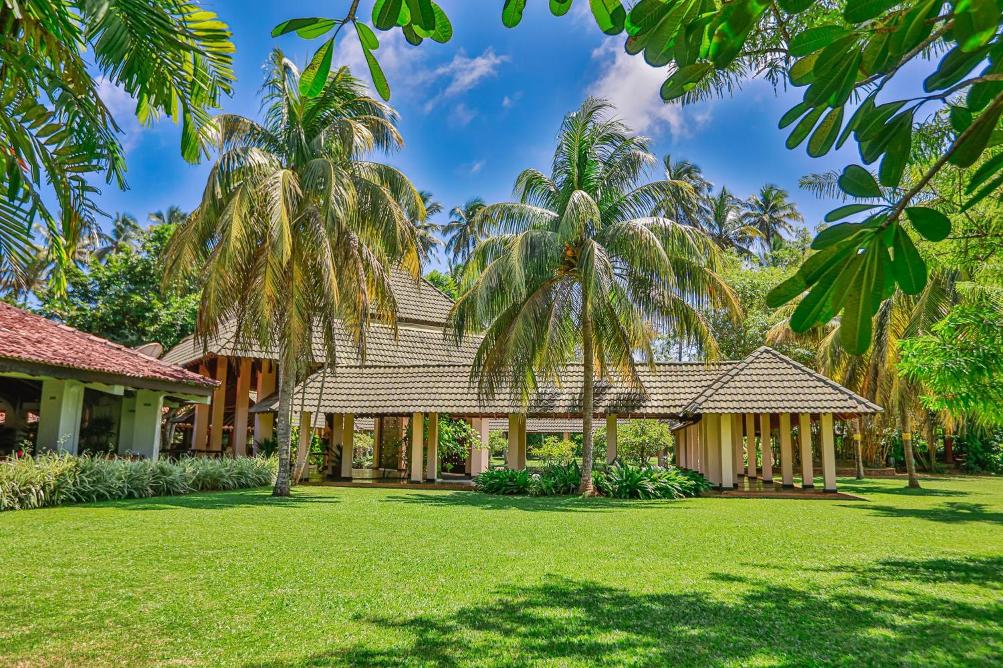 The Palms Hotel Beruwala Exterior photo