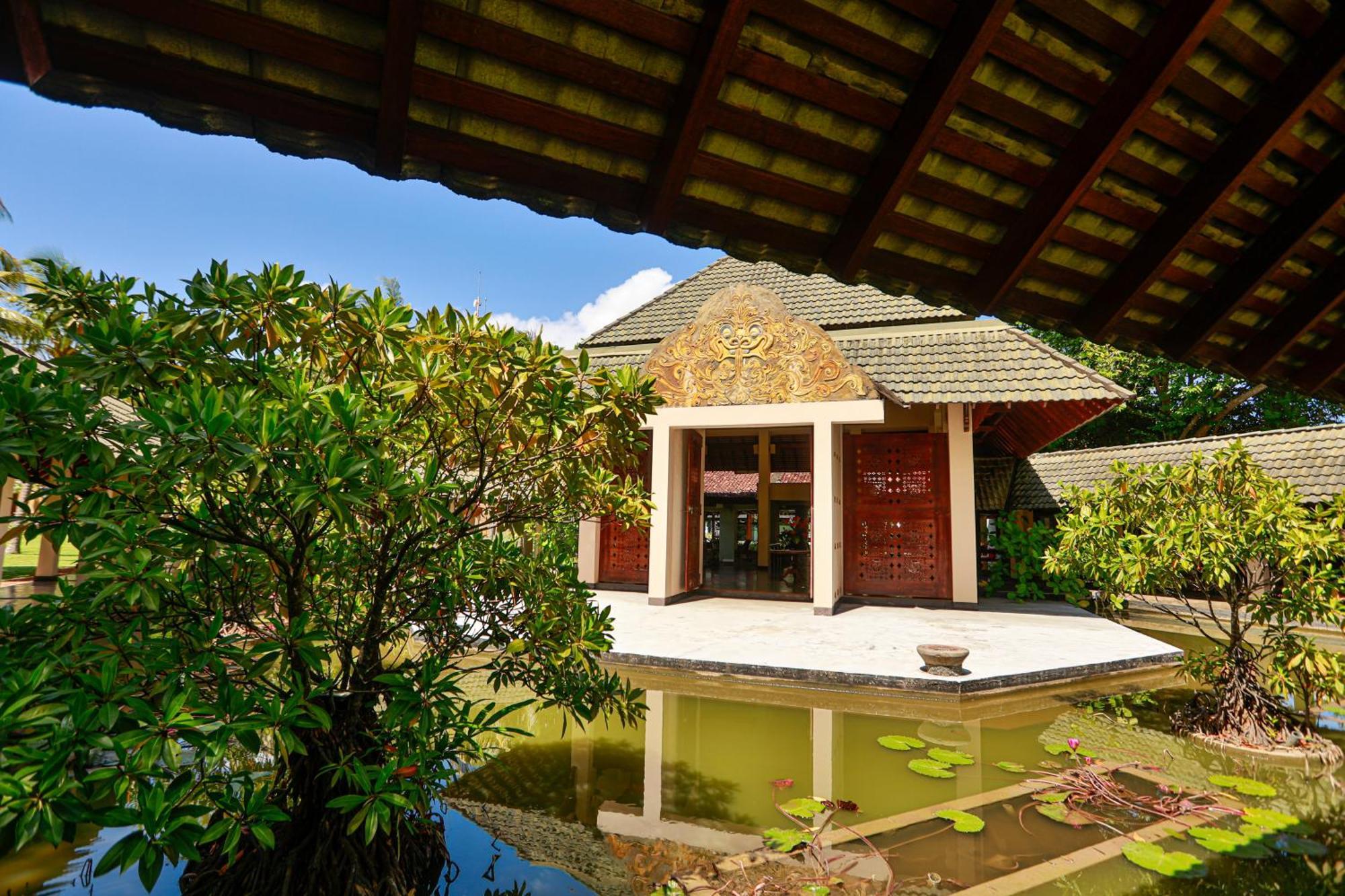The Palms Hotel Beruwala Exterior photo