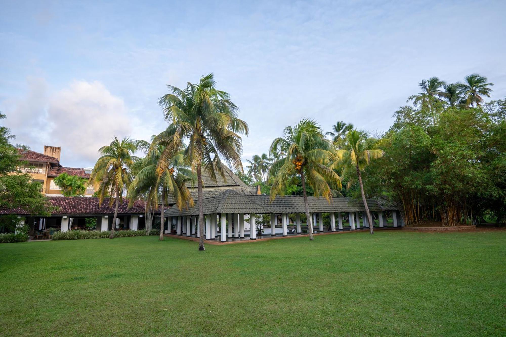 The Palms Hotel Beruwala Exterior photo
