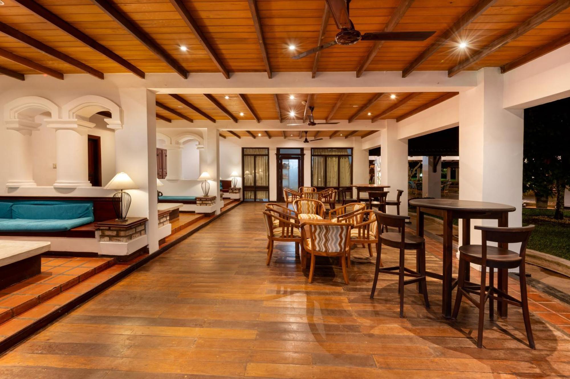 The Palms Hotel Beruwala Exterior photo