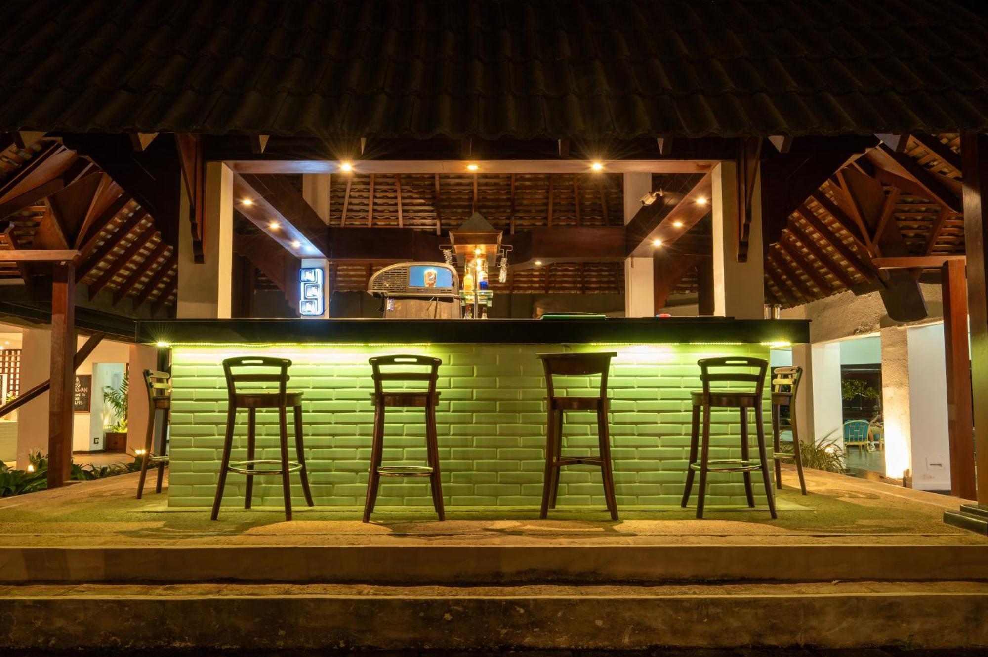 The Palms Hotel Beruwala Exterior photo